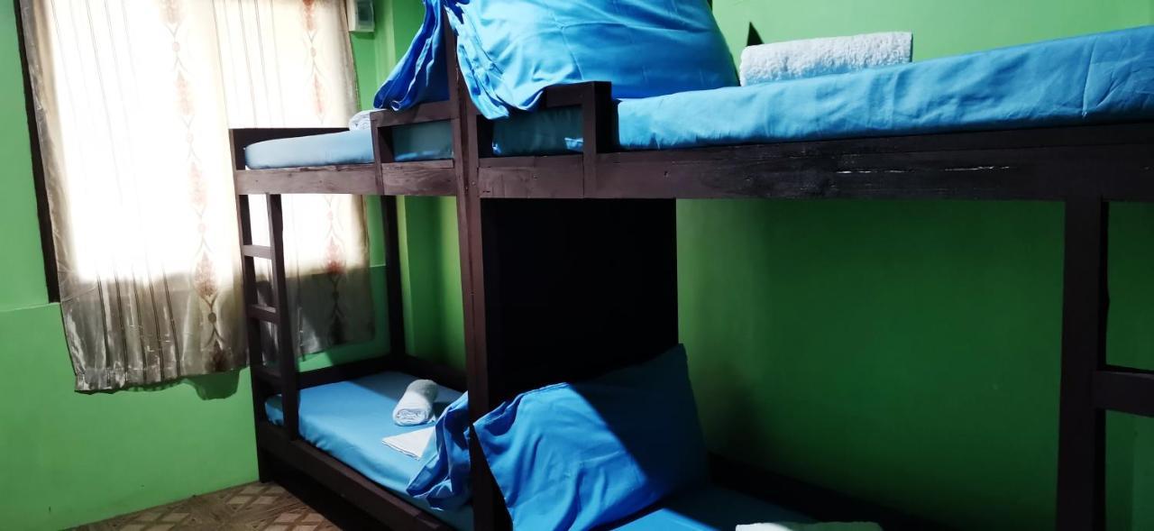 In-N-Out Hostel 锡基霍尔 外观 照片