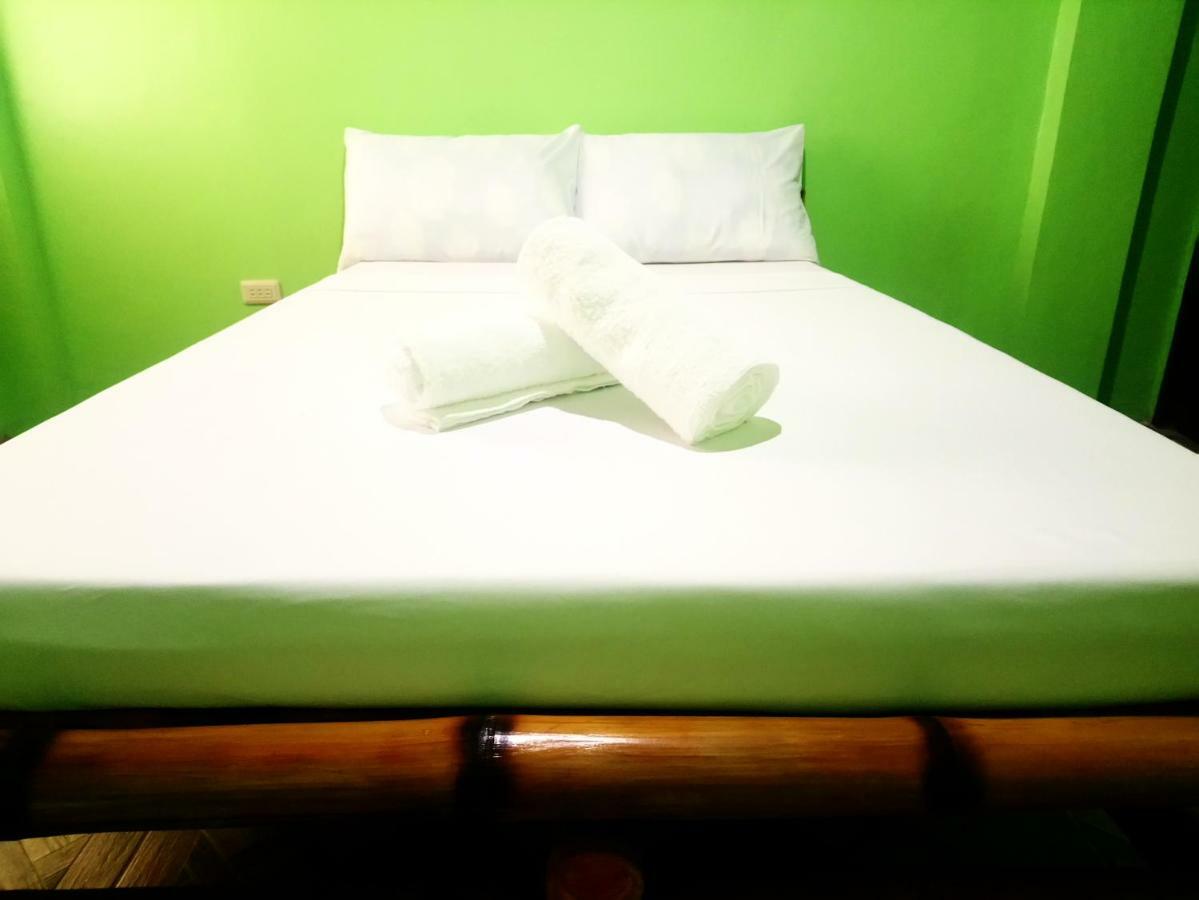 In-N-Out Hostel 锡基霍尔 外观 照片