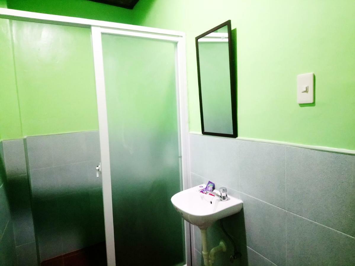 In-N-Out Hostel 锡基霍尔 外观 照片