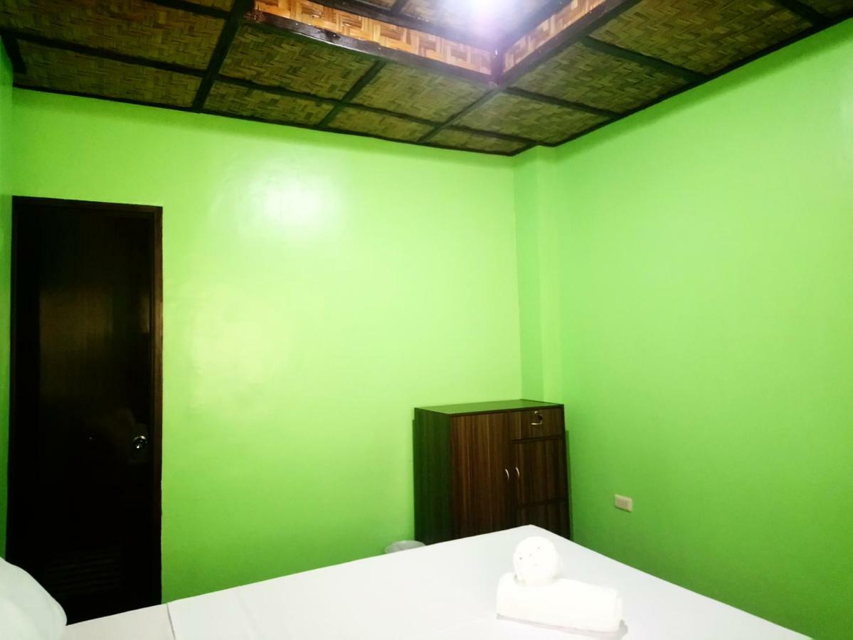 In-N-Out Hostel 锡基霍尔 外观 照片